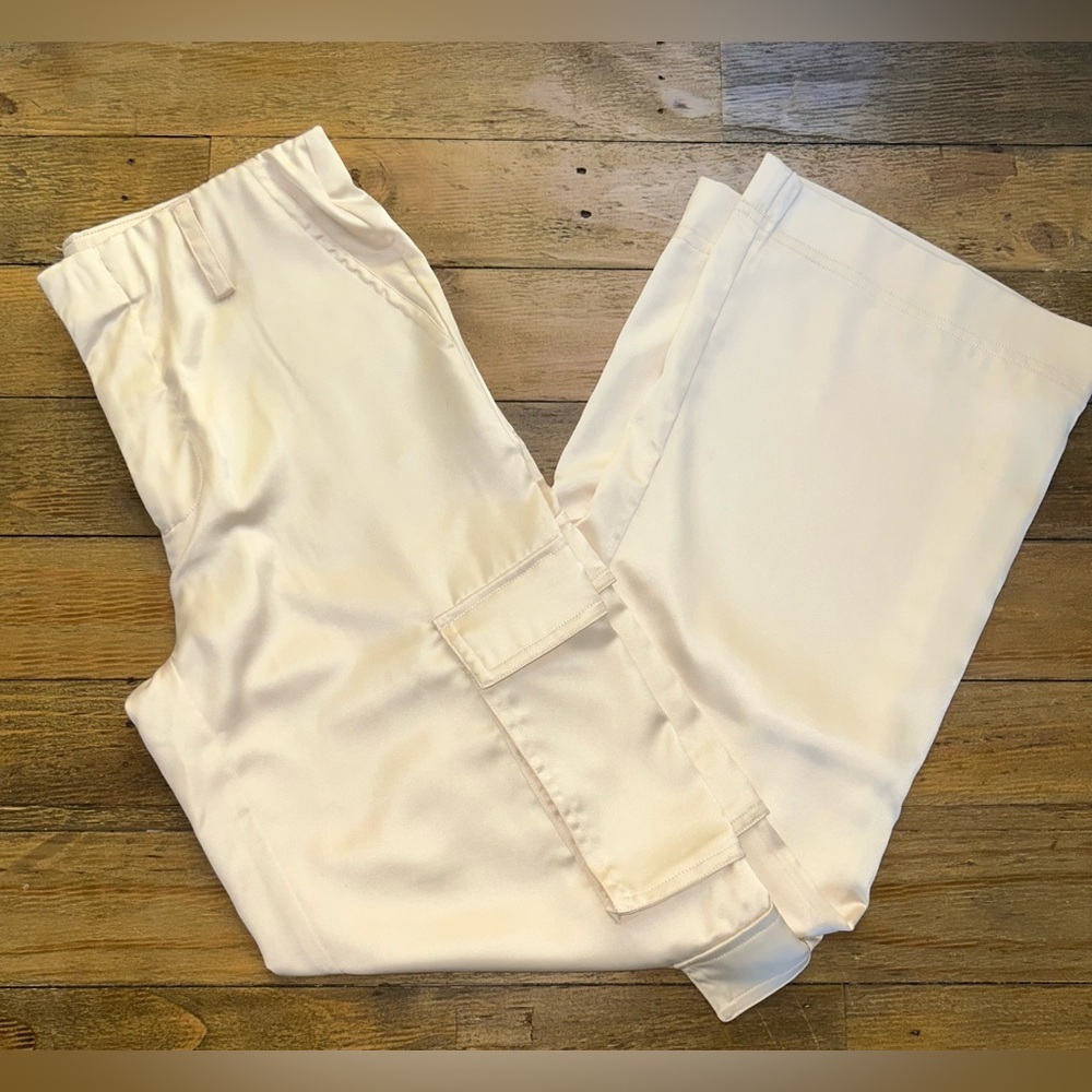 Ivory Elevated Cargo Satin Trousers Pants Wide Leg Elastic waistband Sz 4/27 - Picture 4 of 14